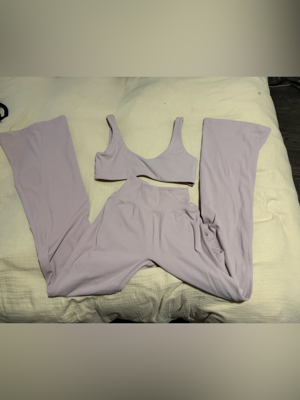 Alphalete - Aura sculpt bra and high rise flared pant set - Porcelain